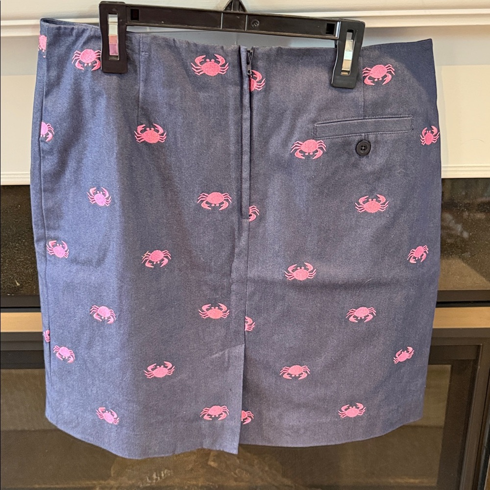 Lilly Pulitzer Navy Skirt with Pink Crab Design - Picture 3 of 4